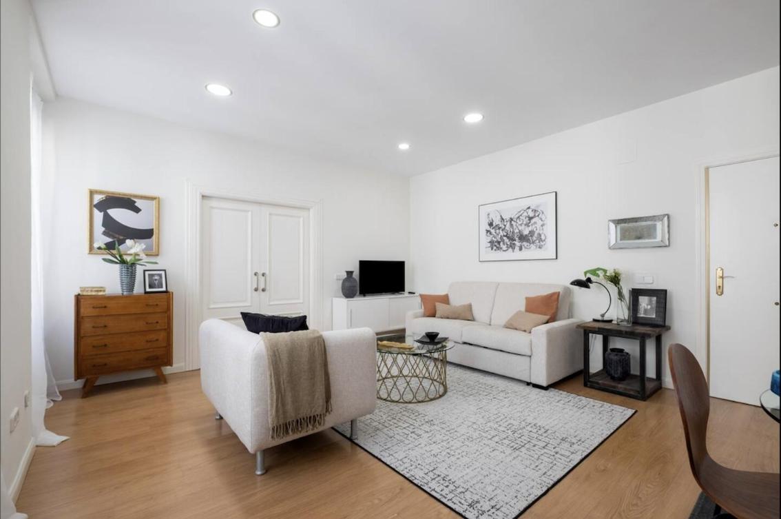 1 Bedroom 1 Bathroom Furnished - Sol - Bright Refurbished - Mintystay Madrid Kültér fotó